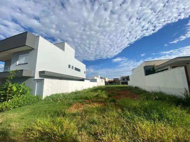 Terreno em Condomínio para Venda em Uberlândia, Novo Mundo