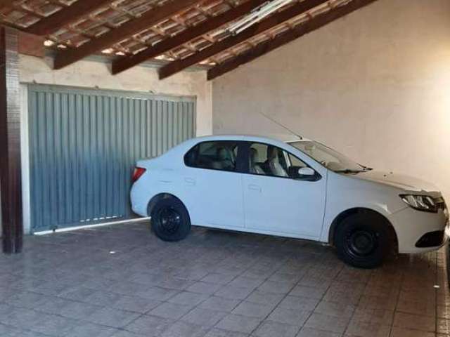 Casa para Venda em Uberlândia, Jaraguá, 4 dormitórios, 1 banheiro, 3 vagas