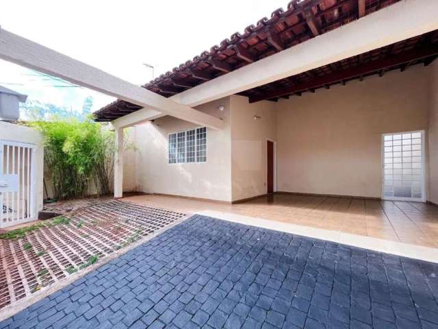 Casa para Venda em Uberlândia, Vigilato Pereira, 3 dormitórios, 1 suíte, 1 banheiro, 3 vagas