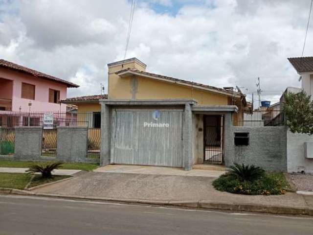 Casa de 3 quartos, sendo 1 suíte, 2 garagem