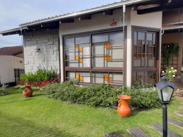 Casa com 5 quartos à venda no Floresta, Joinville  por R$ 1.100.000