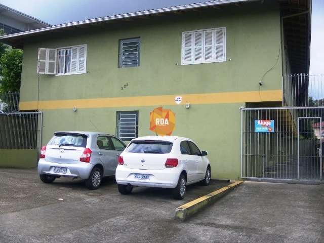 Loft com 1 quarto para alugar no Bom Retiro, Joinville  por R$ 670