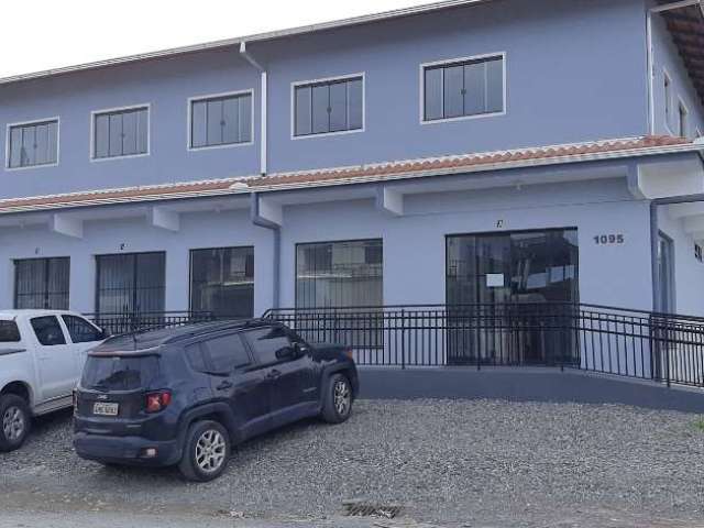 Ponto comercial com 1 sala para alugar no Morro do Meio, Joinville  por R$ 1.620