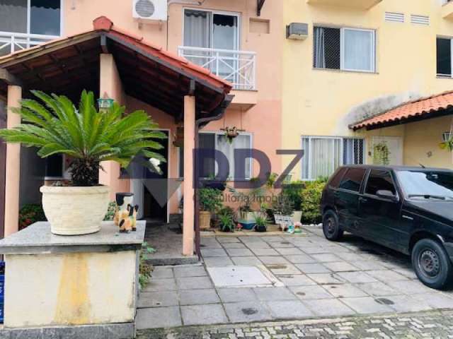 Casa em condomínio fechado com 4 quartos à venda na Rua Doutor Bernardino, Praça Seca, Rio de Janeiro, 106 m2 por R$ 295.000