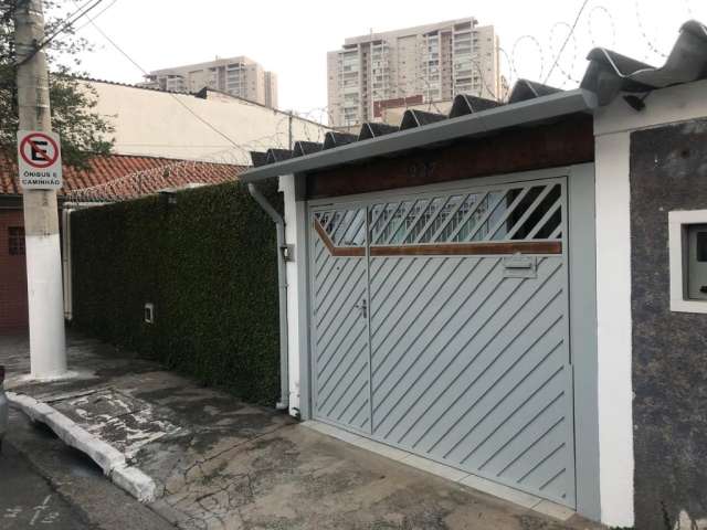 Casa à venda, com excelente localização, no Bairro Jardim Dom Bosco.