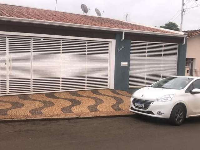 Casa para Venda em Leme, Centro, 3 dormitórios, 1 suíte, 3 banheiros, 2 vagas