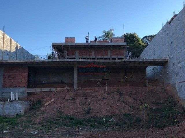 Casa com 4 dormitórios à venda, 750 m²