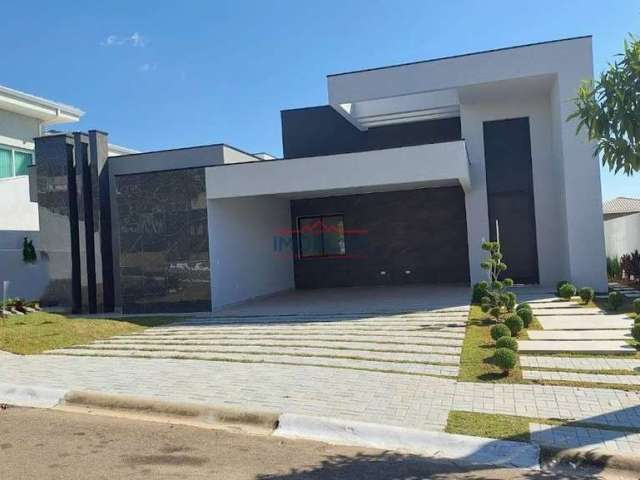 Casa térrea com  - 3 dormitórios, sendo 3 suítes com 220 m² bem localizada no co