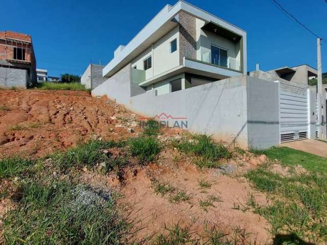 Terreno com 200 m² em ótima localização, próximo ao comércio local da região em