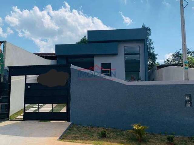 Casa  - 3 Dormitórios sendo 1 suíte: com piscina 114 m² em ótima localização em