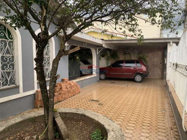 Casa  com 4 Dormitórios 1 suíte com 257 m² em ótima localização em Atibaia SP -