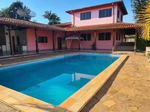 Casa nova com 3 Dormitórios 1 suíte com 521 m² piscina e churrasqueira em ótima