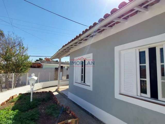 Casa à venda com 3 dormitórios próxima ao centro