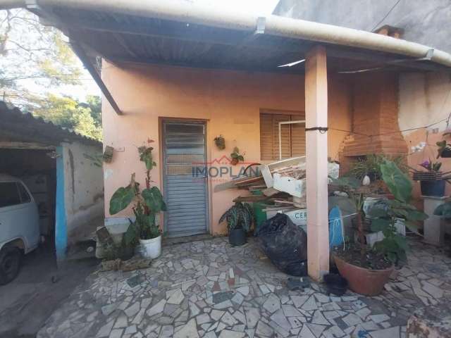 Casa à venda com 2 Dormitórios no Centro - Atibaia/SP