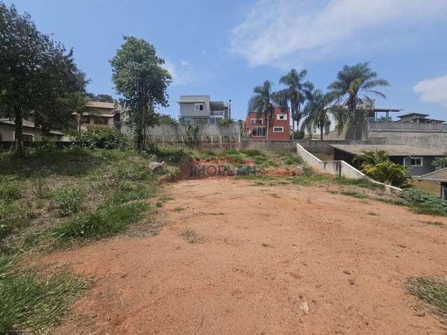 Terreno com 640m2 em condomínio fechado em Atibaia-SP