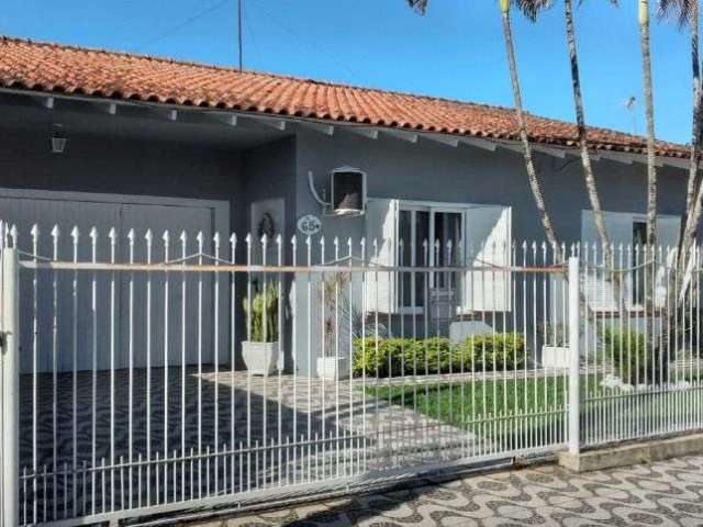 Casa com 2 dormitórios à venda, 145 m² por R$ 600.000,00 - Piratini - Sapucaia do Sul/RS