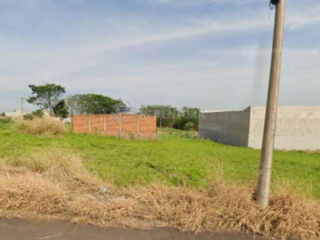 Lote de 236m² em Bady