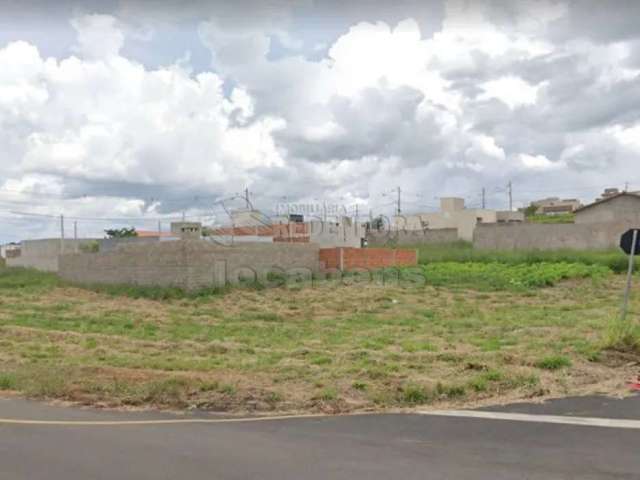 Terreno comercial de esquina com 250m²