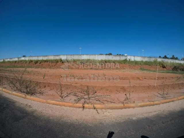 Bom terreno de 226m² no Colina Azul