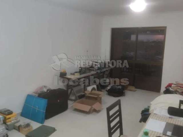 Vila Imperial - Bom Apartamento de 03 dormitórios