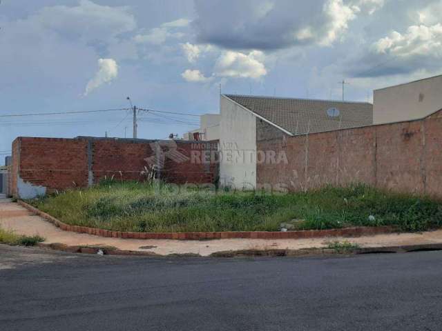 Terreno de esquina no Residencial São Thomaz