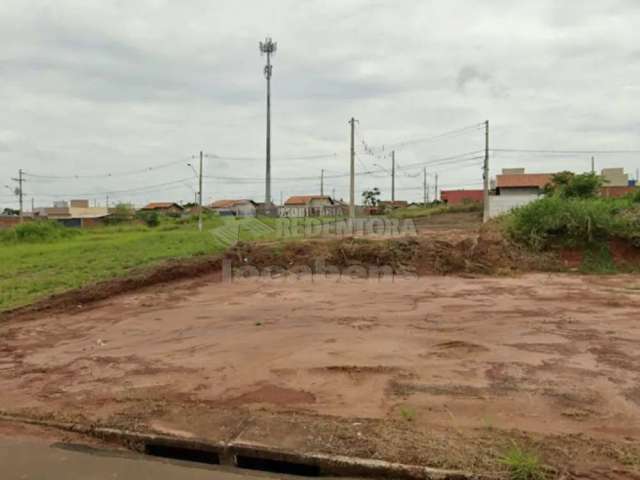 Ótimo terreno de 217m² no Loteamento Parque Maria Serantes