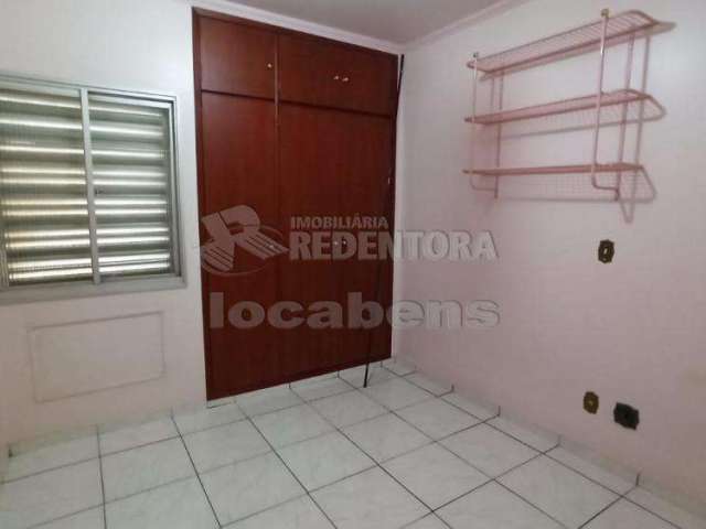 Centro - Esquina com Independência - Ótimo apartamento com 3 dormitórios, sendo 1 tipo apto