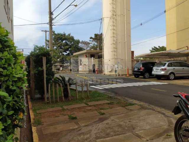 Jardim Yolanda - Apto de 2 dorms, com 1 vaga coberta, vago