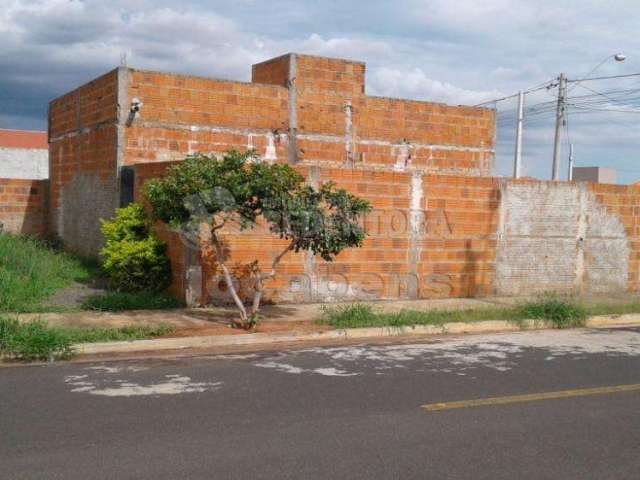 SÃO THOMAZ II - Casa com projeto de 3 dorms, em esquina inacabada, entregar no estado