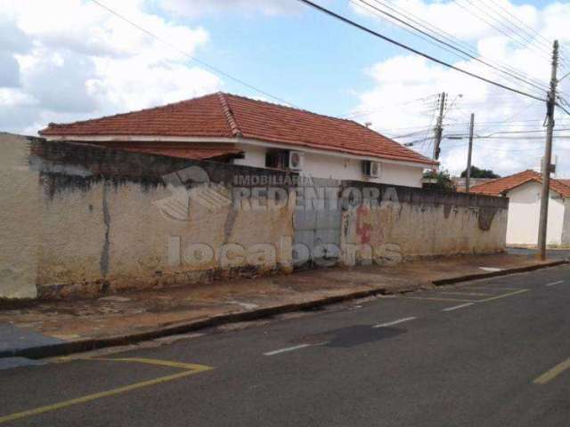 BOA VISTA - Casa Em esquina, fácil acesso, com 3 dorms