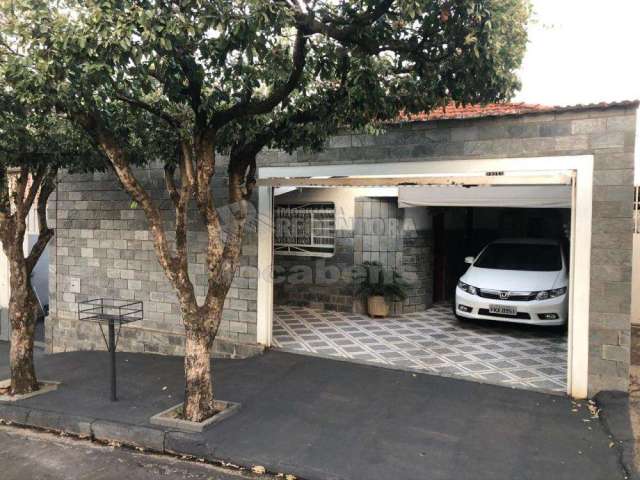 Casa / Padrão - São Francisco - Venda - Residencial