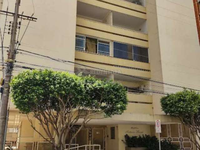 Apartamento de 03 dormitórios no Centro