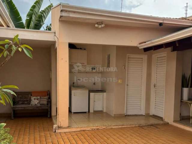 Casa de 3 dormitórios no bairro Jardim Alvorada