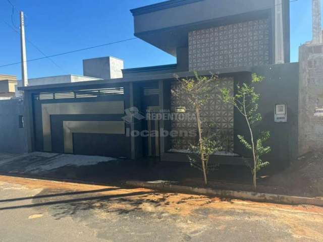 Maravilhosa Casa Residencial na Zona Leste para Venda - 3 Dormitórios / SetValley I