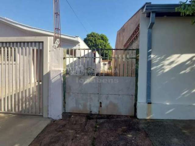 Casa de fundos no Bairro São Francisco