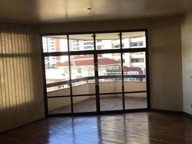 Centro excelente apartamento com 4 dormitórios