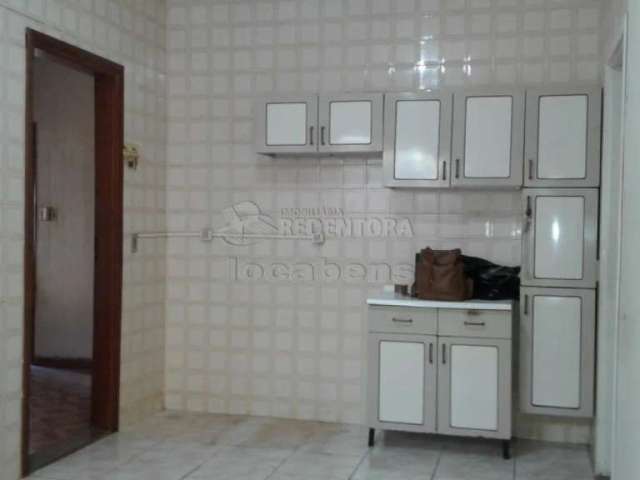 Soraia - Casa em esquina, 3 dorm com 1 apto 3 vagas, cozinha e sala