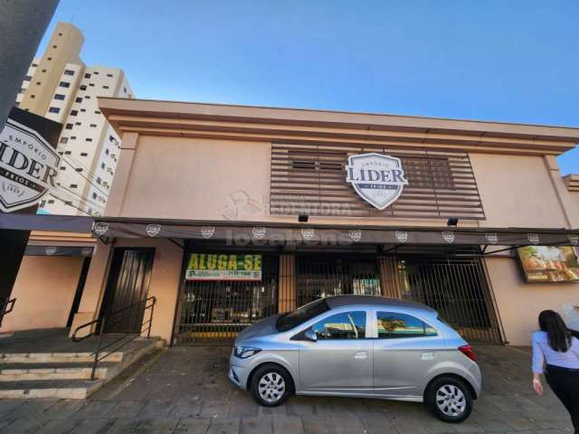 Casa Comercial - Localizado na Avenida Bady Bassitt / Rubião Junior