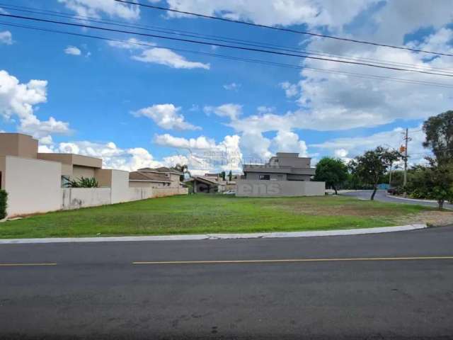 Excelente Terreno em Condomínio de Esquina com 746m² - Condomínio Recanto do Lago