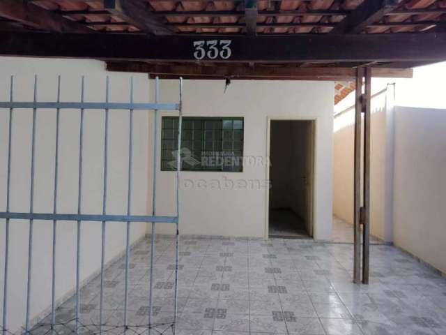 Ótima Casa Residencial para Locação/Venda - 3 Dormitórios / Vila Ercilia