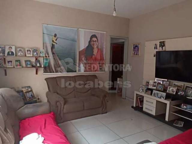 Casa bem localizada, com 03 dormitórios tipo apartamento no bairro Jardim Planalto