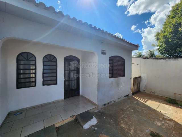 Casa para locação no bairro Gonzaga de Campos de 2 quartos.