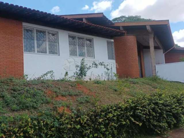 Locação de Casa Comercial separada em 2 pavimentos localizada no Bairro Alto Rio.