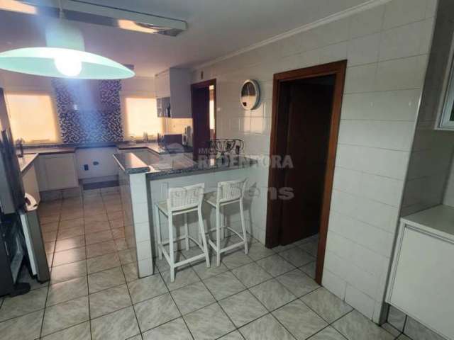 Apartamento à venda no Centro com 4 dormitórios