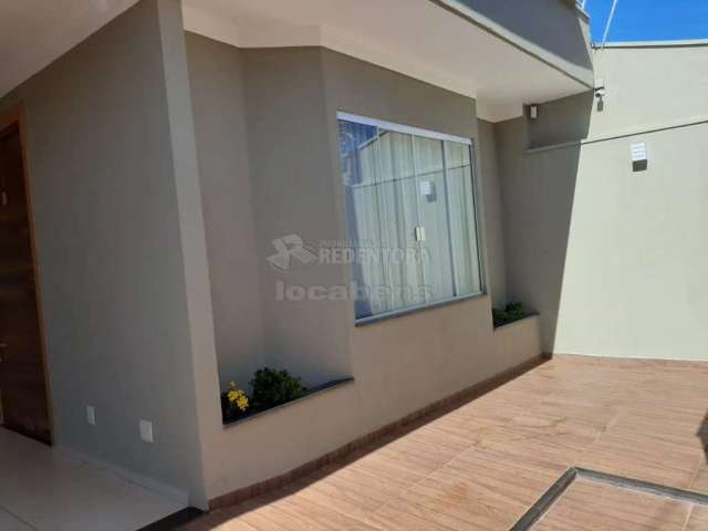 Regissol I - Casa com 03 dormitórios sendo 01 tipo apartamento