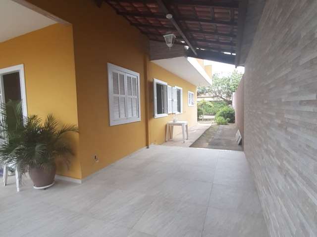 Casa 4 qts lote 10x40 Bairro Alphaville I prx Av. Arthur B.