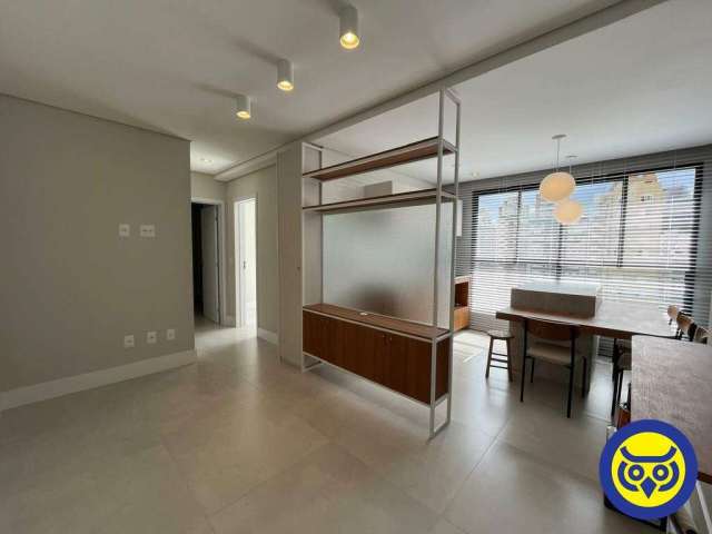 Apartamento com 02 dormitórios no Centro