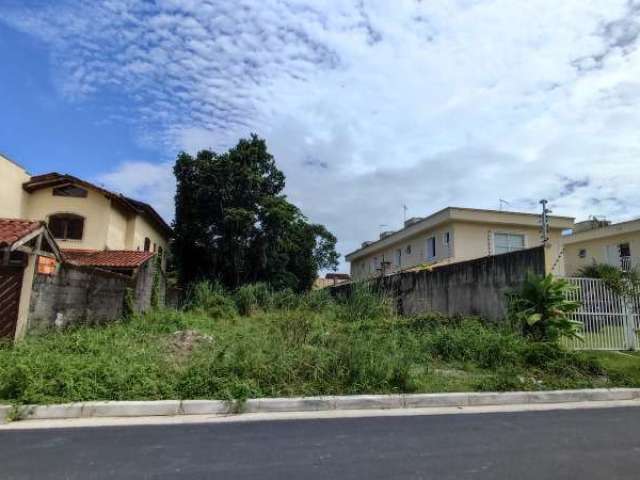 Terreno à venda no Maitinga, Bertioga  por R$ 585.000