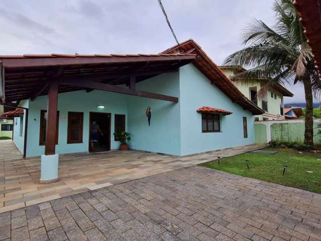 Casa em condomínio fechado com 3 quartos à venda na Praia das Palmeiras, Caraguatatuba , 90 m2 por R$ 900.000