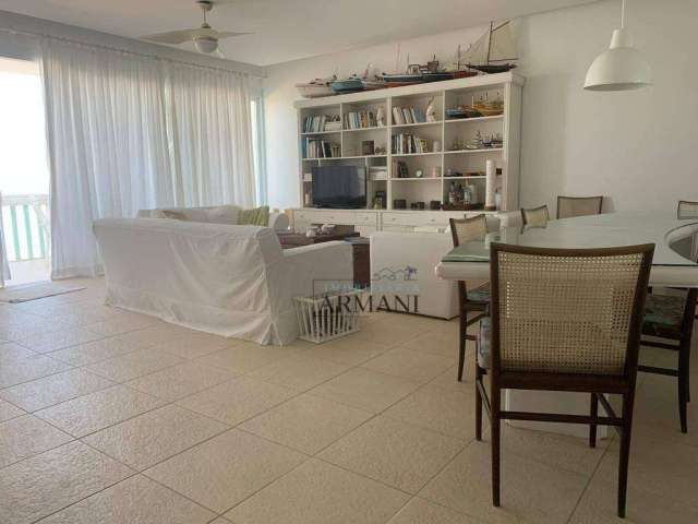 Lindo apartamento na praia das Pitangueiras , a 20 m da areia .